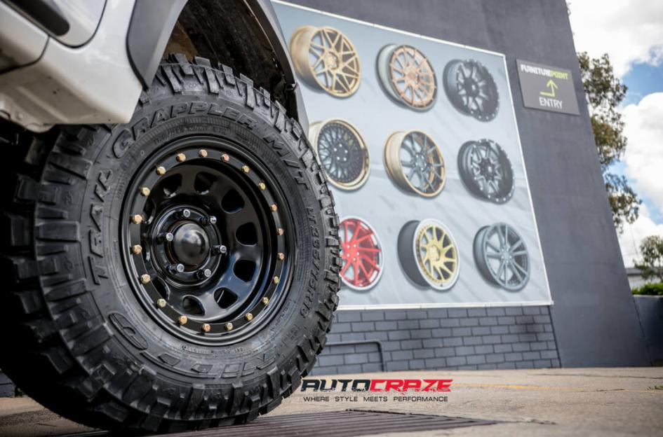 TOYOTA HILUX N80 4WD D LOCKER BLACK